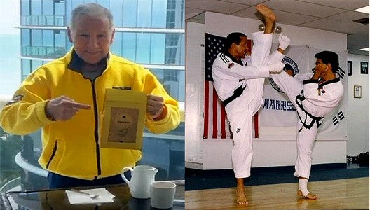 Grand Maître Arman-Do Chavero tenant un sachet de café SUCCE55 et exécutant un coup de pied de taekwondo